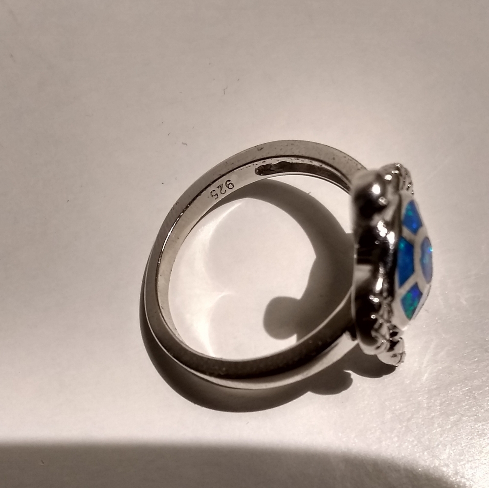 Exquisite Size 6 Silver and Lab Opal Turtle Ring🐢. - Picture 3 of 4